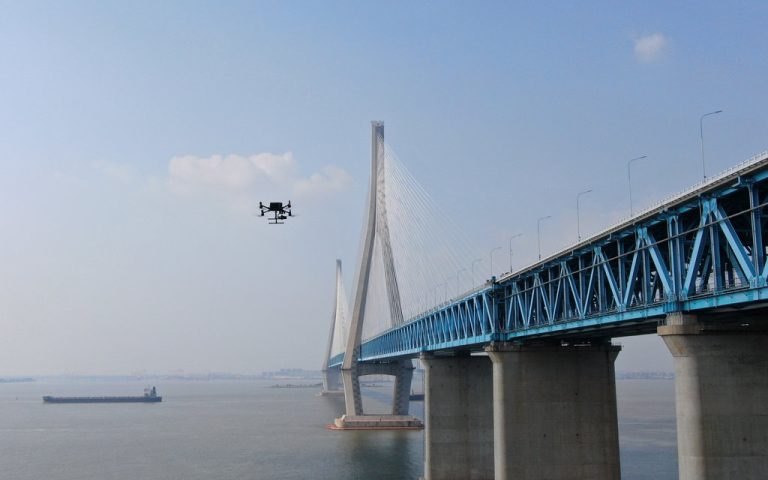 跨海大桥无人机巡检现场